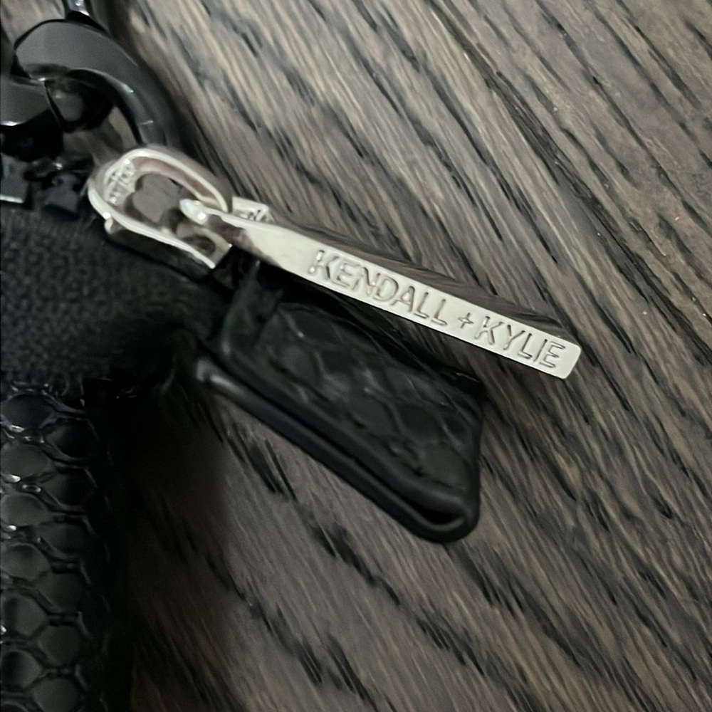 Kendall & Kylie Black Chain Strap Shoulder Bag - Picture 3 of 5